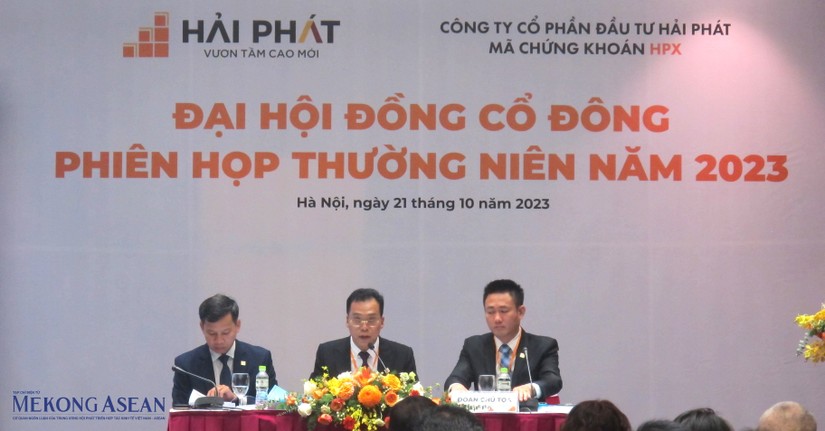 Ông Đỗ Quý Hải - Chủ tịch HĐQT Hải Phát (giữa) chủ trì ĐHĐCĐ thường niên 2023. Ảnh: Anh Thư