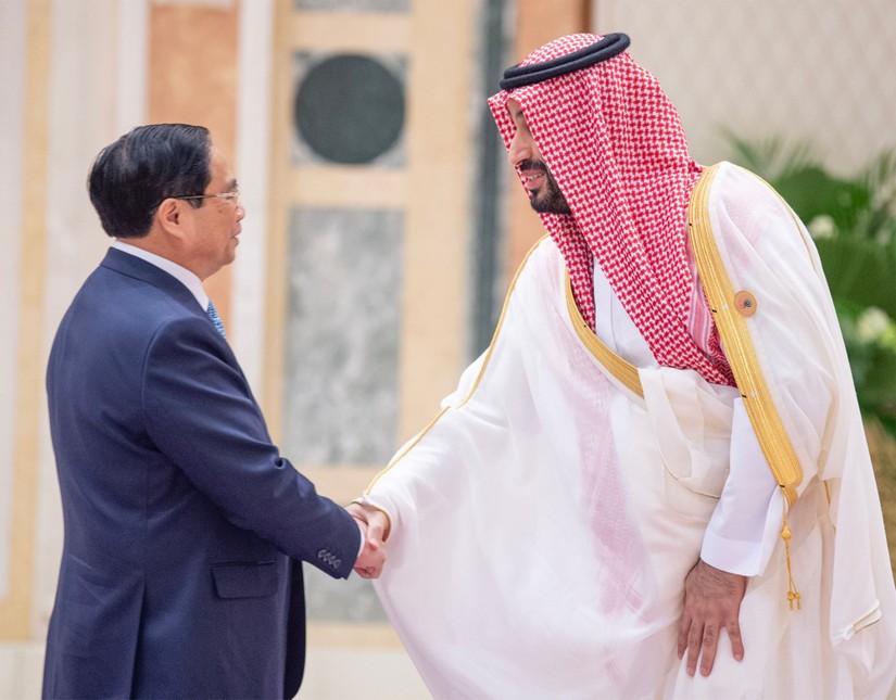 Thủ tướng Chính phủ Phạm Minh Chính hội đàm với Hoàng Thái tử, Thủ tướng Saudi Arabia. Ảnh: VGP
