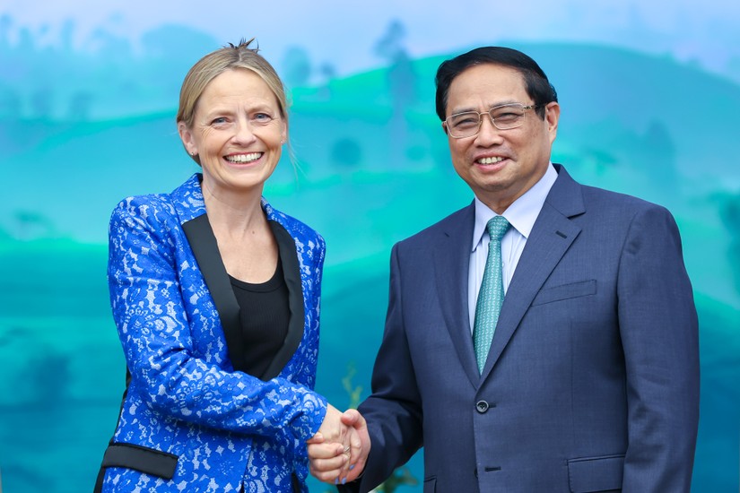 Thủ tướng Phạm Minh Chính tiếp bà Susan Pointer, Phó Chủ tịch Chính sách công quốc tế của Tập đoàn Amazon. Ảnh: VGP