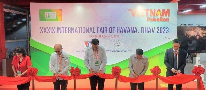 Khai trương khu gian hàng quốc gia Việt Nam tại Hội chợ Quốc tế La Habana lần thứ 39. Ảnh: Báo Công Thương