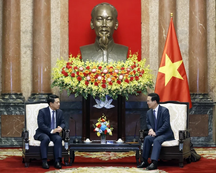Chủ tịch nước Võ Văn thưởng tiếp Phó Thủ tướng, Bộ trưởng Ngoại giao Lào Saleumxay Kommasith. Ảnh: TTXVN