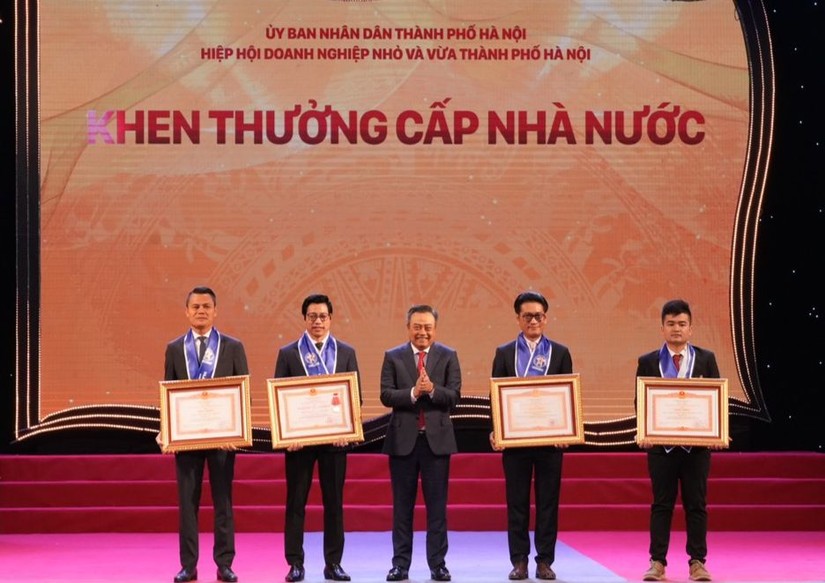 Các doanh nghiệp, doanh nhân được vinh danh tại Lễ tôn vinh doanh nhân, doanh nghiệp Thăng Long năm 2023.