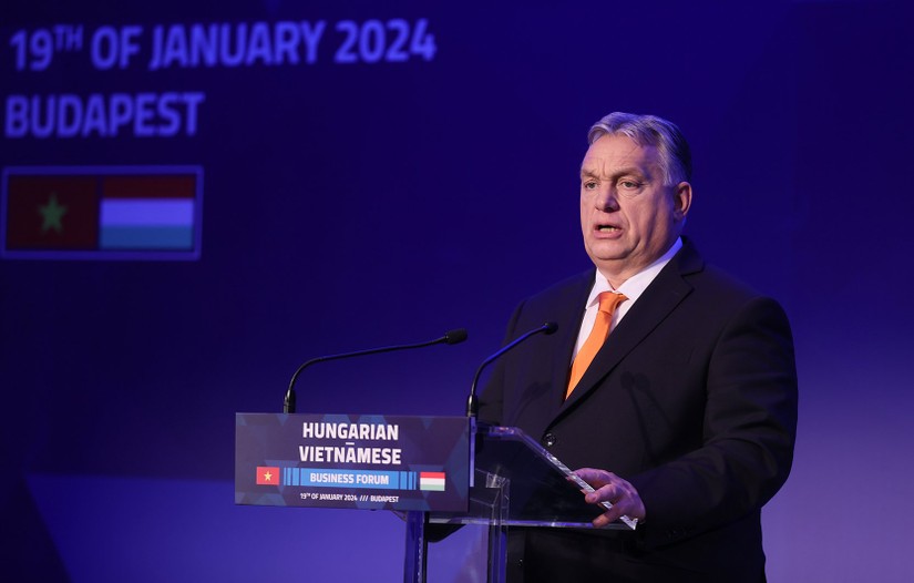 Thủ tướng Hungary Viktor Orbán đưa ra giải pháp mở đường bay thẳng Việt Nam - Hungary nhằm khắc phục trở ngại lớn về khoảng cách địa lý giữa hai nước. Ảnh: VGP