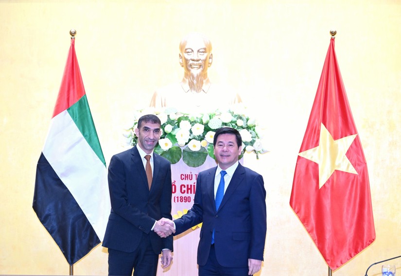 Bộ trưởng Công Thương Nguyễn Hồng Diên và ông Thani bin Ahmed Al Zeyoudi, Quốc vụ khanh phụ trách thương mại quốc tế, Bộ Kinh tế UAE. Ảnh: Bộ Công Thương