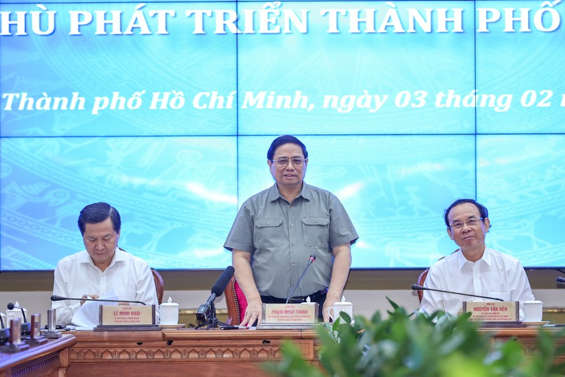 Thủ tướng Phạm Minh Chính đã chủ trì Hội nghị lần thứ hai của Ban Chỉ đạo triển khai Nghị quyết 98/2023/QH15 của Quốc hội về thí điểm một số cơ chế, chính sách đặc thù phát triển TP HCM. Ảnh: VGP