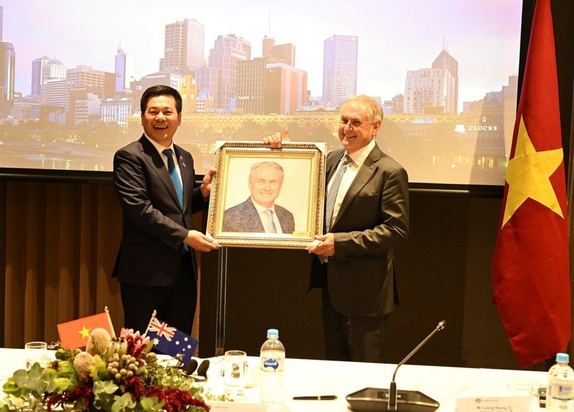 Bộ trưởng Công Thương Nguyễn Hồng Diên và Bộ trưởng Phụ trách Thương mại và Du lịch Australia Don Farrell. Ảnh: Bộ Công Thương