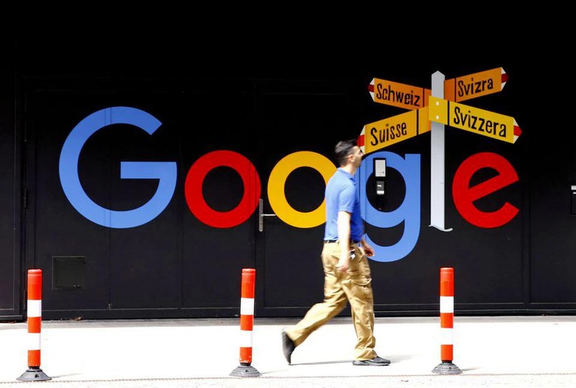 "Bất kỳ ai bước vào tòa nhà Google đều phải tiêm phòng đầy đủ hoặc có giấy phê duyệt làm việc tại đây", nội dung quy định mới của Google. Ảnh: Reuters