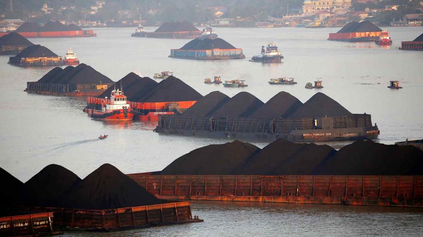 Indonesia thông báo sẽ xém xét lại lệnh cấm xuất khẩu than vào ngày 12/1. Ảnh: Reuters