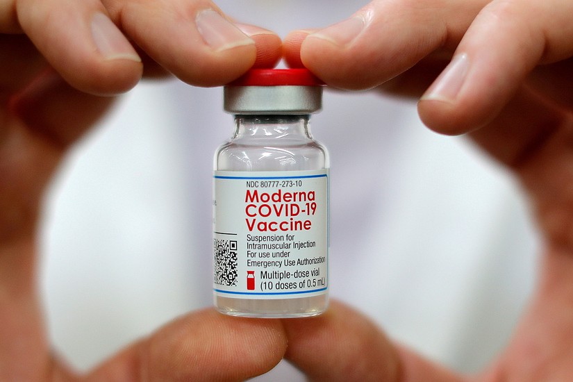Trong cả năm 2021, Moderna kiếm được 12,2 tỷ USD doanh thu từ bán vaccine Covid-19. Ảnh: Reuters