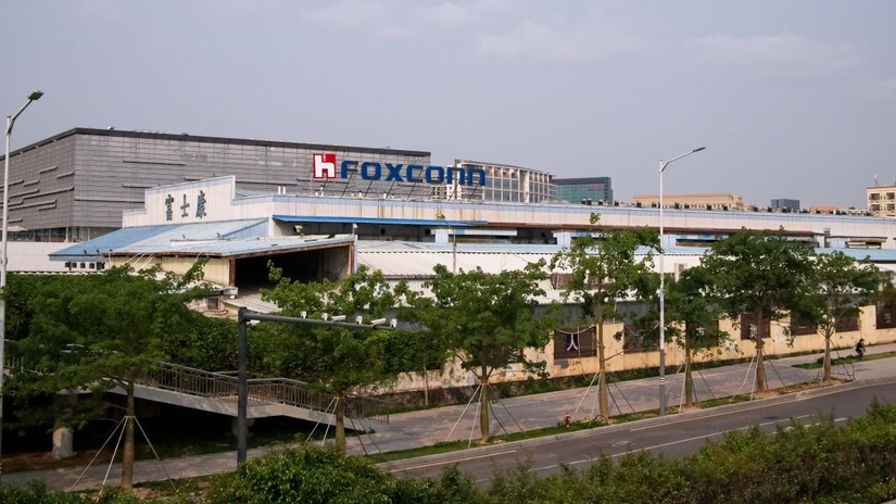Foxconn tạm dừng hoạt động nhà máy sản xuất iPhone ở Thâm Quyến vì dịch Covid-19. Ảnh: Alamy Stock Photo