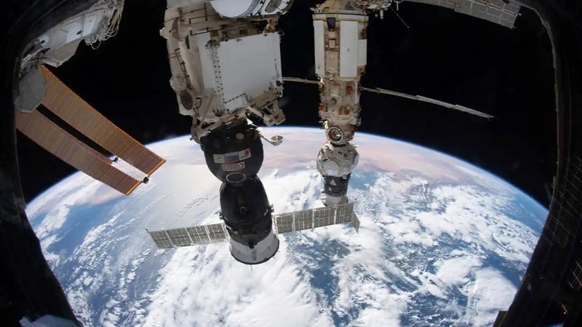 Tàu vũ trụ Soyuz MS-19 cập bến Trạm Vũ trụ Quốc tế, tháng 12/2021. Ảnh: NASA/AP