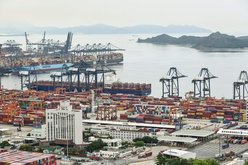 Cảng Yantian ở Thâm Quyến, Trung Quốc từng đối mặt với tình trạng phong tỏa kéo dài khi số ca mắc Covi-19 gia tăng. Ảnh: AFP