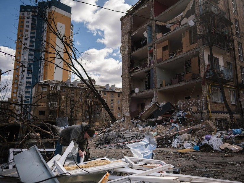 Những tòa nhà tại khu vực Vitryani Hory, thủ đô Kiev bị phá hủy do các cuộc giao tranh giữa lực lượng Nga và Ukraine. Ảnh: Getty Images
