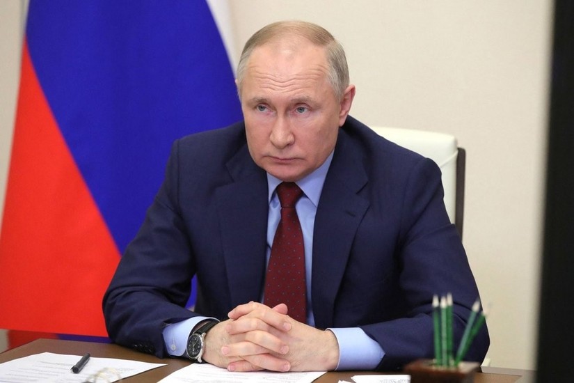 Tổng thống Nga Vladimir Putin chủ trì một cuộc họp trực tuyến về nông nghiệp tại dinh thự bang Novo-Ogaryovo bên ngoài thủ đô Moscow, ngày 5/4. Ảnh: Sputnik / AFP