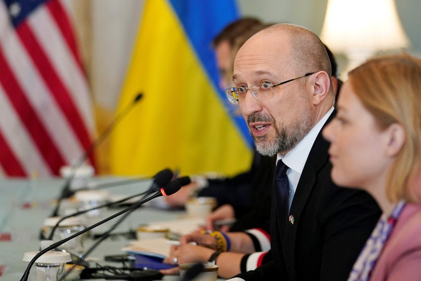  Thủ tướng Ukraine Denis Shmygal dùng muốn tài sản đóng băng của Nga để tái thiết đất nước. Ảnh: The Frontier Post