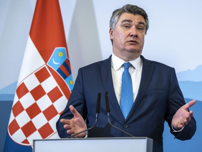 Tổng thống Croatia Zoran Milanovic lên tiếng phản đối việc Phần Lan và Thuỵ Điển gia nhập NATO. Ảnh: EPA-EFE