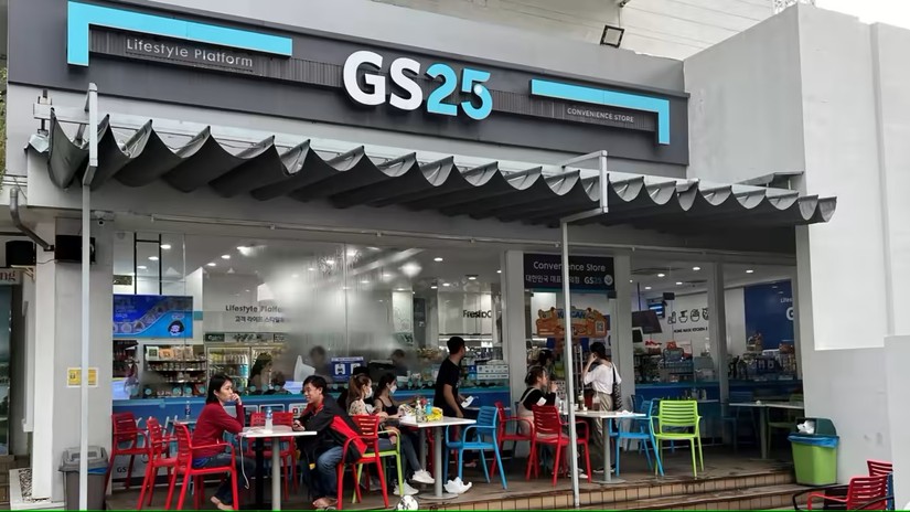 Một cửa hàng GS25 ở trung tâm thành phố Hồ Chí Minh, Việt Nam. Ảnh: Nikkei Asia