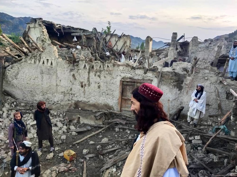 Khung cảnh đổ nát sau trận động đất tại tỉnh Paktika, miền đông Afghanistan. Ảnh: Twitter @ahmermkhan