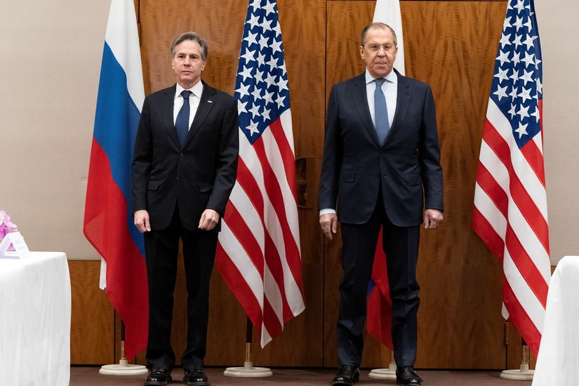 Ngoại trưởng Nga Sergey Lavrov và Ngoại trưởng Mỹ Antony Blinken tại cuộc gặp ở Geneve, Thụy Sỹ, tháng 1/2022. Ảnh: Reuters