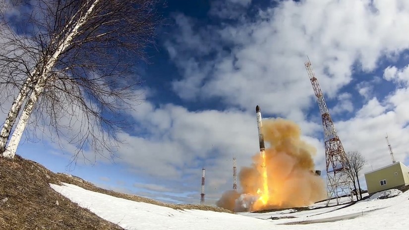 Tên lửa đạn đạo xuyên lục địa Sarmat được phóng từ Plesets, tây bắc nước Nga. Ảnh: Bộ Quốc phòng Nga