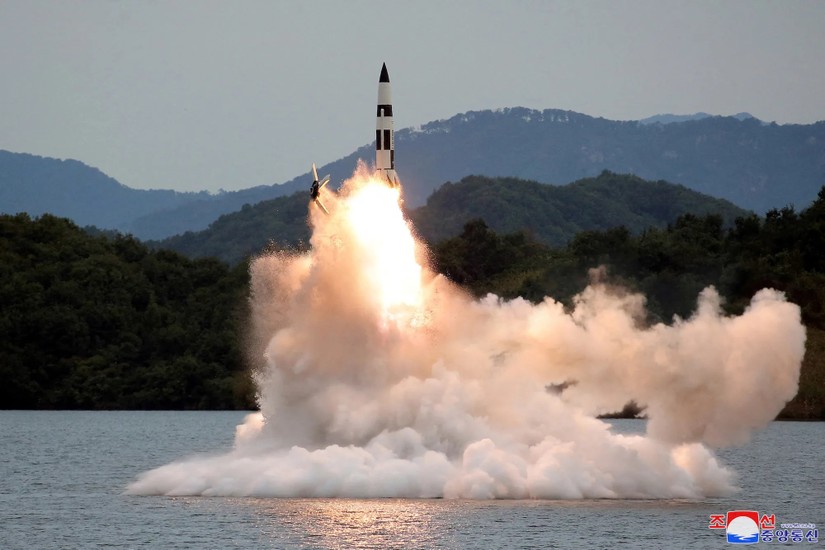 Một vụ phóng tên lửa của Triều Tiên. Ảnh: KCNA