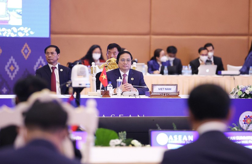 Thủ tướng nhấn mạnh nhiều thông điệp quan trọng về các vấn đề khu vực và quốc tế tại Hội nghị Cấp cao ASEAN 41. Ảnh: VGP