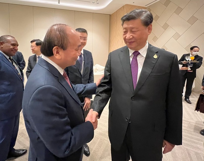 Chủ tịch nước Nguyễn Xuân Phúc gặp Tổng Bí thư, Chủ tịch Trung Quốc Tập Cận Bình. 