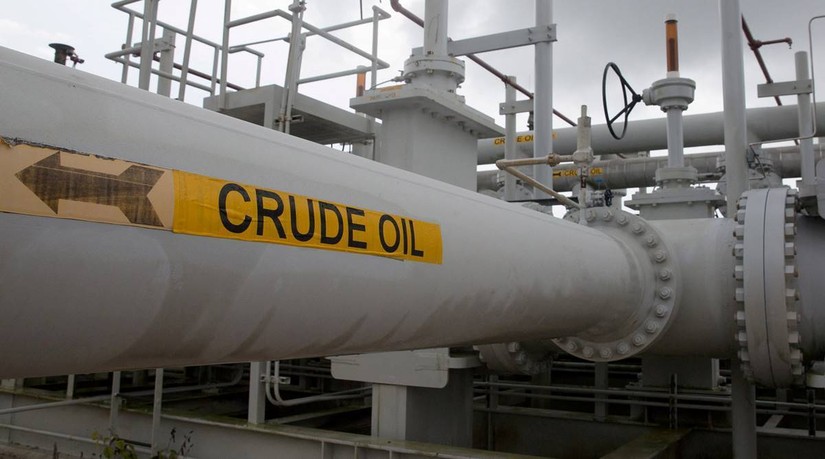 Phương Tây bắt đầu áp giá trần đối với dầu Nga từ hôm nay. Ảnh: Reuters
