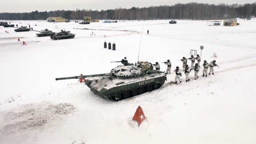 Các quân nhân Nga - Belarus tham gia cuộc tập trận quân sự chung giữa tại thao trường Brestsky, Belarus. Ảnh: Sputnik
