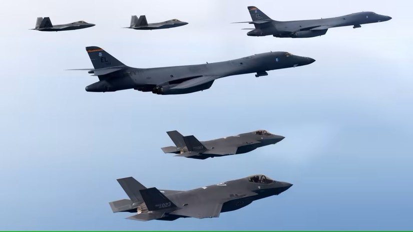 Mỹ và Hàn Quốc tổ chức một cuộc tập trận không quân chung với sự tham gia của các máy bay ném bom B-1B. Ảnh: Reuters
