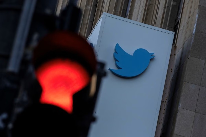 Twitter đã có nhiều cuộc sa thải nhân viên với số lượng lớn. Ảnh: Reuters