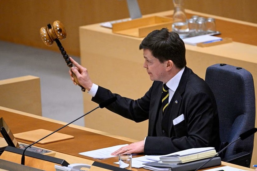 Chủ tịch Quốc hội Thụy Điển Andreas Norlen tại cuộc bỏ phiếu ngày 22/3. Ảnh: Reuters