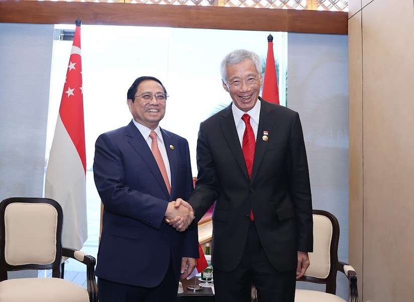Thủ tướng Chính phủ Phạm Minh Chính và Thủ tướng Singapore Lý Hiển Long. Ảnh: VGP