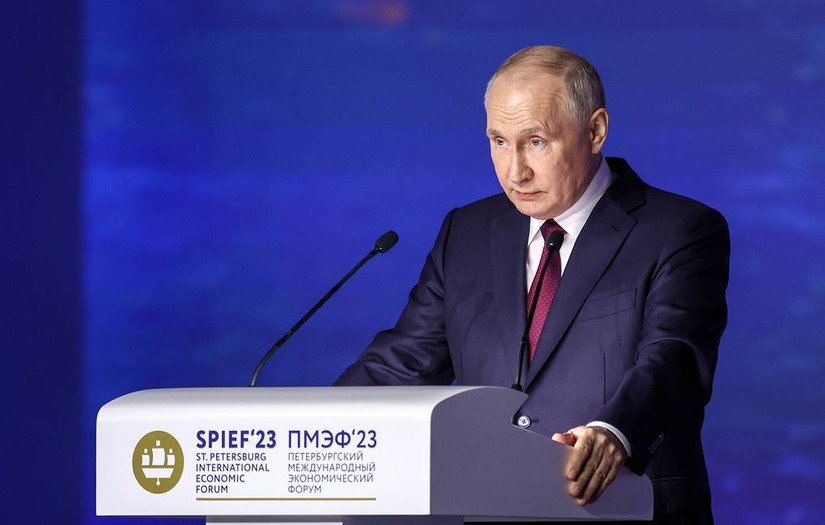 Tổng thống Nga Vladimir Putin phát biểu tại Diễn đàn Kinh tế Quốc tế St. Petersburg (SPIEF) ngày 16/6. Ảnh: TASS