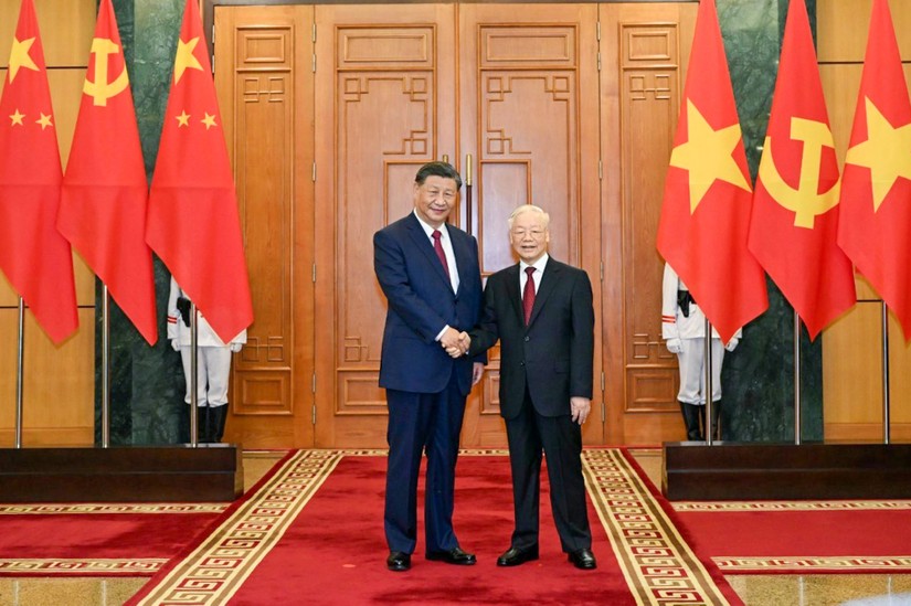 Tổng bí thư Nguyễn Phú Trọng và Tổng bí thư, Chủ tịch nước Trung Quốc Tập Cận Bình trước khi bước vào hội đàm, ngày 12/12. Ảnh: TTXVN