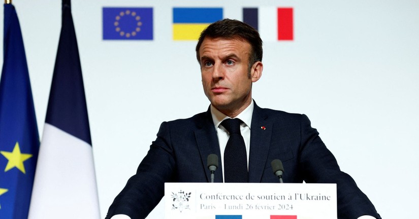 Tổng thống Pháp Emmanuel Macron phát biểu tại cuộc họp báo ngày 26/2. Ảnh: AFP