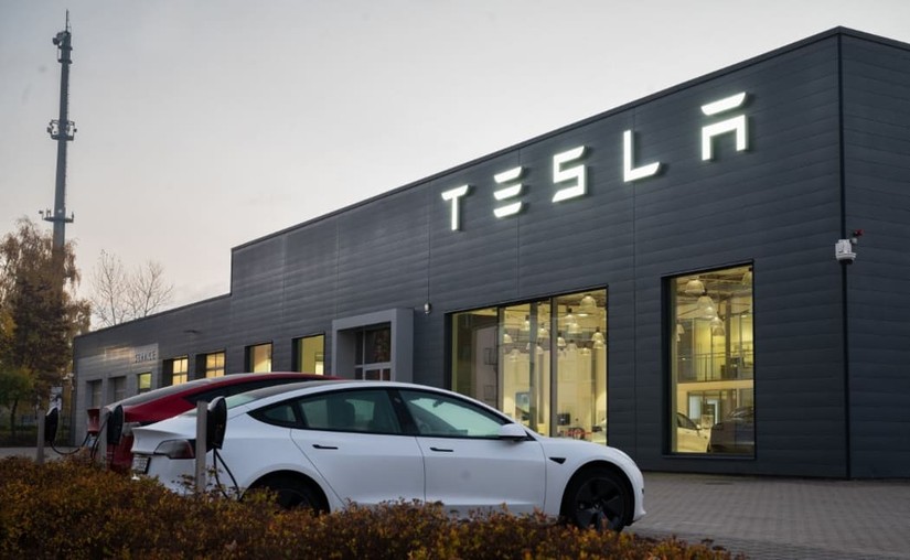 Tesla phải 'triệu hồi' hơn 360.000 xe điện tại Mỹ do lỗi hệ thống tự lái