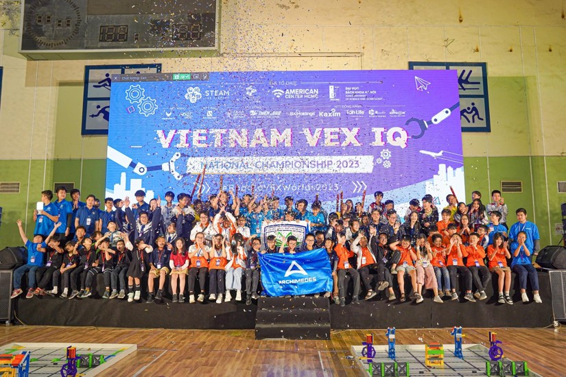 Các đội đạt giải cao trong vòng chung kết VEX IQ Robotics.