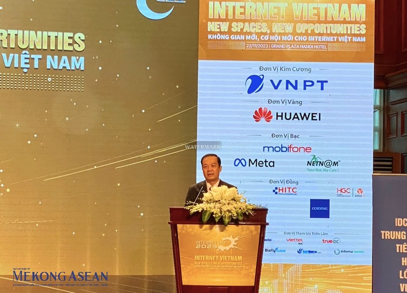 Thứ trưởng Bộ Thông tin và Truyền thông Phạm Đức Long phát biểu tại sự kiện Internet Day 2023. Ảnh: Hà Anh.