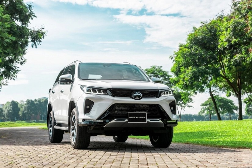 Toyota Việt Nam ra mắt sản phẩm mới, liên tiếp giảm giá nhiều mẫu xe