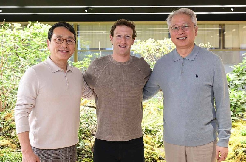 Từ trái sang: CEO LG Electronics Cho Joo-wan, CEO kiêm người sáng lập Meta Mark Zuckerberg và CEO tập đoàn LG Kwon Bong-seok. Ảnh: Theo Technology Magazine.