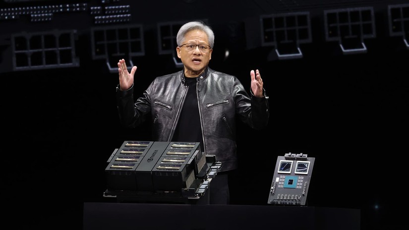 CEO Nvidia Jensen Huang ra mắt chip AI Blackwell tại sự kiện GPU Technology Conference 2024 ở Mỹ.