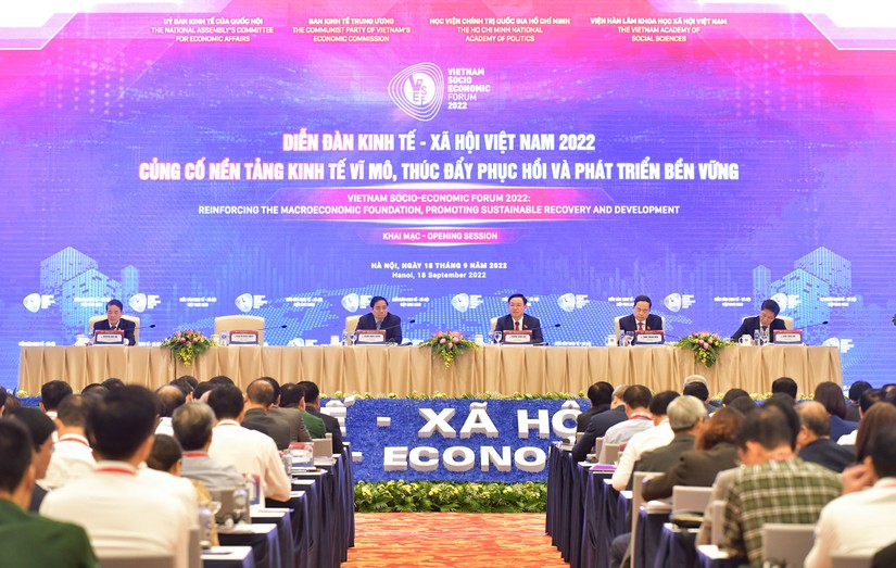 Toàn cảnh phiên khai mạc Diễn đàn Kinh tế - Xã hội Việt Nam 2022. Ảnh: Quochoi.vn