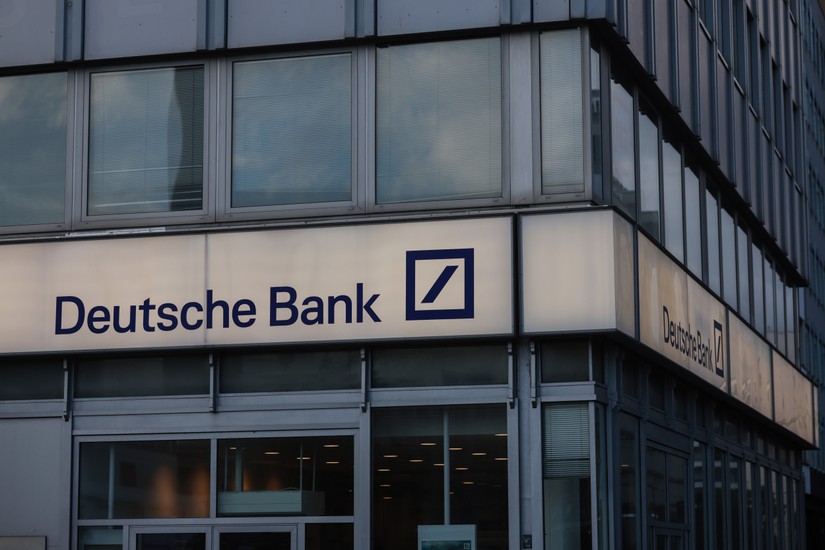 Deutsche Bank vừa trải qua một đợt tái cơ cấu trị giá hàng tỷ euro trong những năm gần đây nhằm giảm chi phí và cải thiện khả năng sinh lãi. Ảnh: Reuters