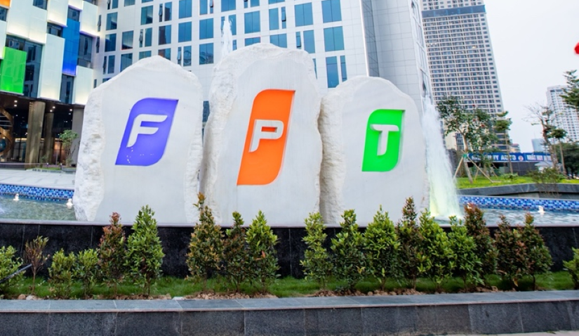 Cổ phiếu FPT bất ngờ tăng mạnh nhất nhóm VN30 kéo nhóm công nghệ bay cao