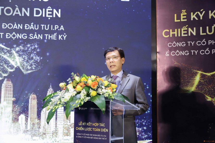 Ông Vũ Hiền, Chủ tịch HĐQT Tập đoàn Đầu tư I.P.A tại lễ ký kết thỏa thuận hợp tác chiến lược với CenLand năm 2021.