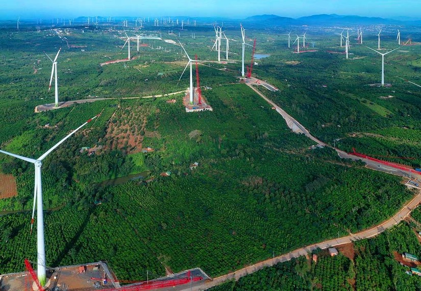 Nhà máy điện gió Ea Nam có công suất 400 MW đã đóng điện từ tháng 11/2021. Ảnh: Trungnam Group
