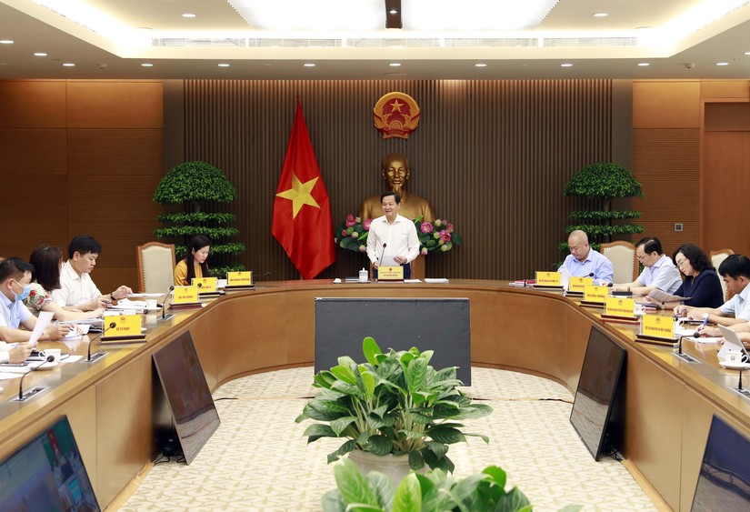  Phó Thủ tướng Chính phủ Lê Minh Khái chủ trì cuộc họp. Ảnh: VGP