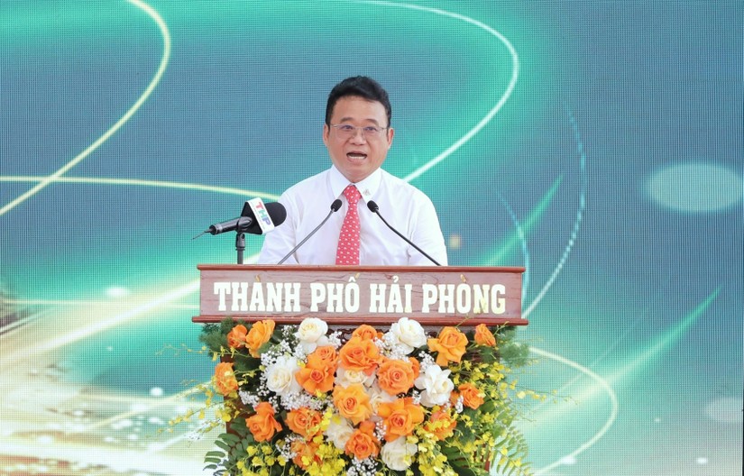 Ông Đặng Thành Tâm, Chủ tịch HĐQT CTCP KCN Sài Gòn - Hải Phòng phát biểu tại lễ khởi công. Ảnh: haiphong.gov