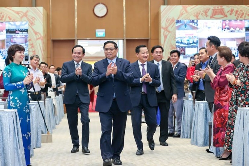 Thủ tướng Phạm Minh Chính cùng các Phó Thủ tướng Lê Minh Khái, Trần Lưu Quang tới buổi gặp mặt. Ảnh: VGP